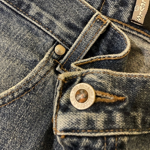 Vintage 90s Levi’s Silver Tab Loose Fit Denim Shorts - Picture 5 of 6